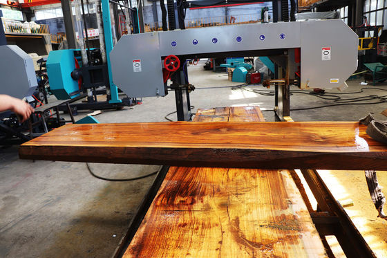 Macchina per segatura automatica portatile Segatrice a fascia orizzontale per il taglio di tronchi di legno