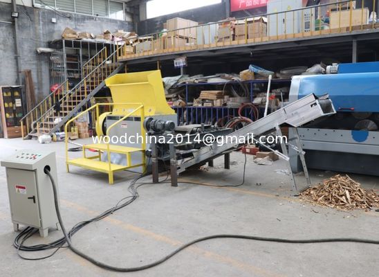 Macchine di triturazione di pallet di legno compatto, frantumatrici di pallet con magnete per l'industria domestica