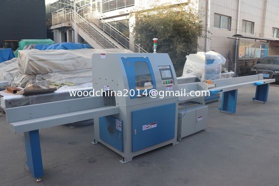 Seghe a taglio a croce automatiche per legno ad alta efficienza e stabile funzionamento 600 mm con 11 kW/15 CV 5-30 m/min