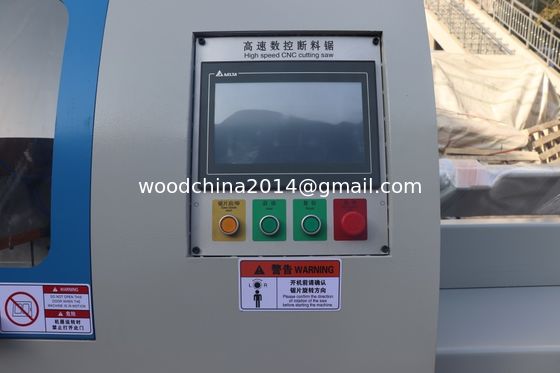 Seghe a taglio a croce automatiche per legno ad alta efficienza e stabile funzionamento 600 mm con 11 kW/15 CV 5-30 m/min