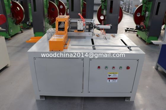 Macchina automatica di taglio di legno Taglio di pallet a blocco sega Legno taglio di pallet sega