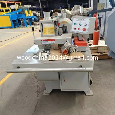 Alta precisione Single Blade Straight Line Rip Saw Ottimale taglio del bordo