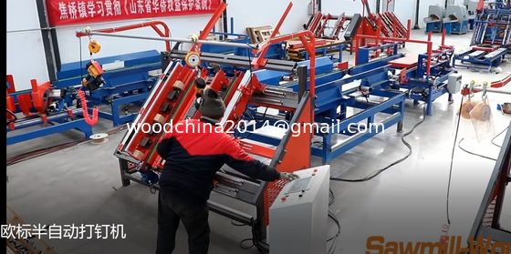 400 pallet/day La macchina per l'assemblaggio dei pallet Euro Blocchi di polvere da segheria La macchina per la chiusura dei pallet
