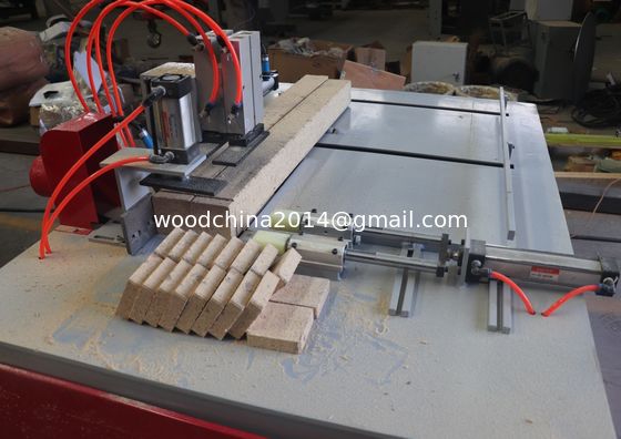 Macchine di taglio automatiche di blocchi di legno per l'industria Linea di produzione