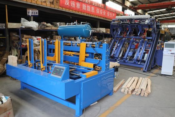 Assemblatrice automatica per chiodatura di pallet Euro con montaggio piedi